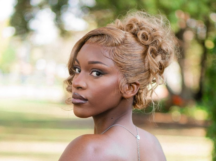 How to Style Your Hair and Makeup to Complement Your Prom Dress for School Formal