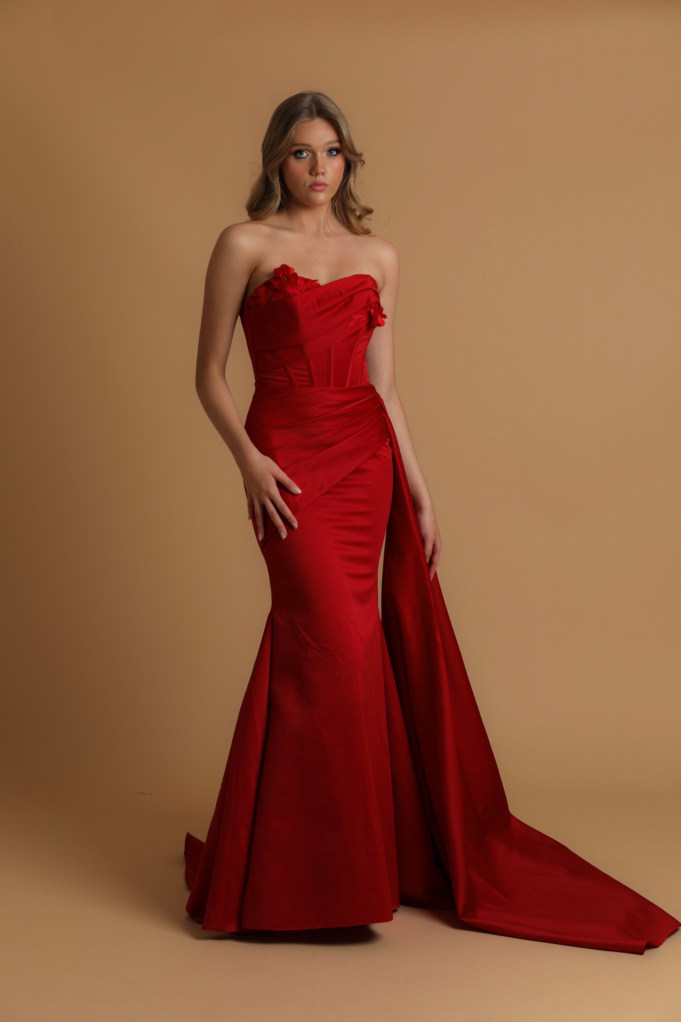 Red mermaid dress with side train Red mermaid dress with side train