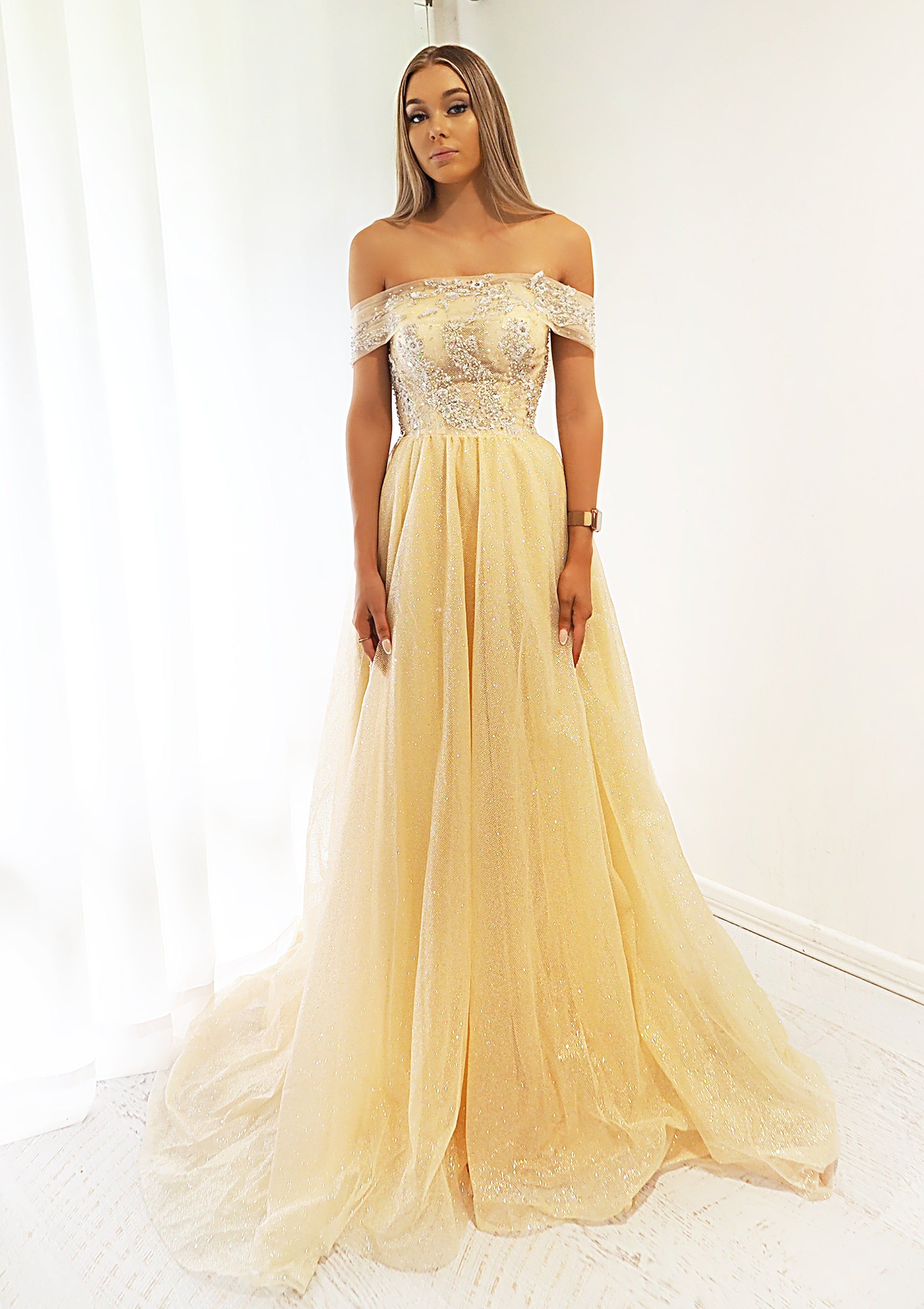 strapless pearl sequin maxi dress gold Tan - Dress - Maxi Dress %0D%0A*%20If%20you%20are%20between%20two%20sizes%20the%20larger%20one%20is%20recommended.%26nbsp%3B%0D%0A%26nbsp%3B%0D%0A%26nbsp%3B%0D%0A%26nbsp%3B%0D%0A%0D%0A%26nbsp%3B Innerva Strapless Pearl Sequin Maxi