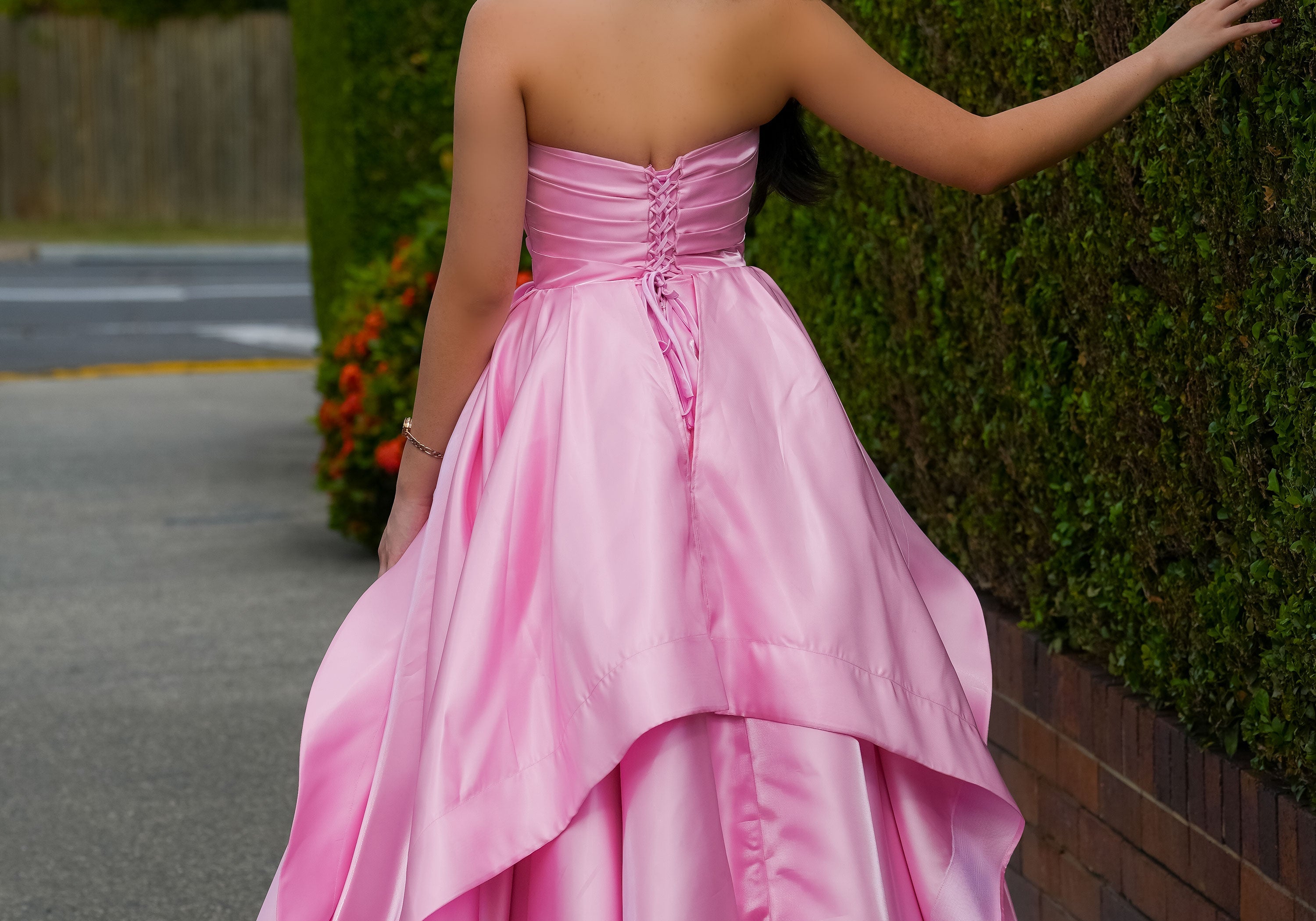 A Guide to Formal Dress Alterations versus Custom-Made Solutions