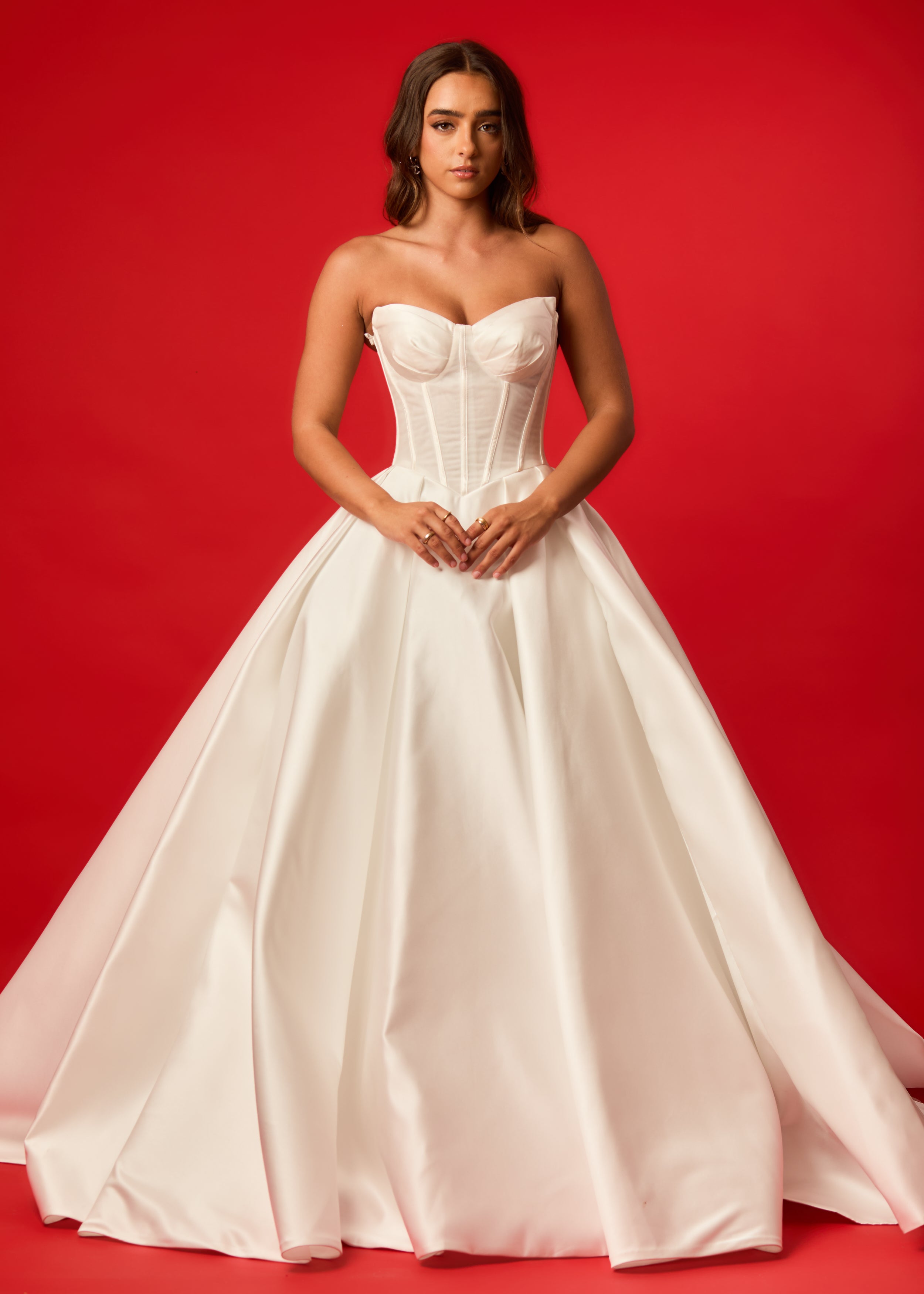 Bridesmaid Dress Trends: Coordinated vs. Mismatched Looks