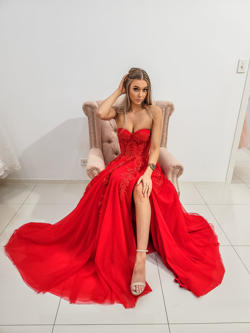Red Pleated Strapless Sweetheart Split Simple Dress - Promfy